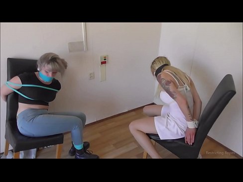 ❤️ Addicció / lligada i amordassada / damisela en angoixa Vídeo porno al porno ca.sexeey.ru