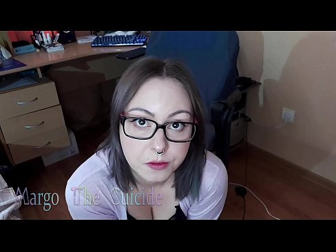 ❤️ Noia sexy amb ulleres xucla un consolador profundament davant la càmera Vídeo porno al porno ca.sexeey.ru